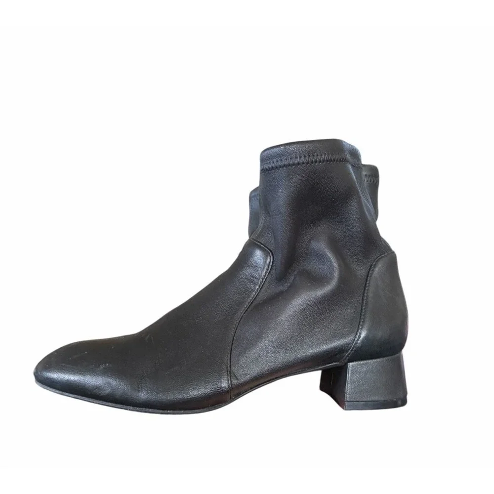 Stuart Weitzman Odetta Ankle Pull On Bootie Size 7 B Black Leather‎ Pointed Toe